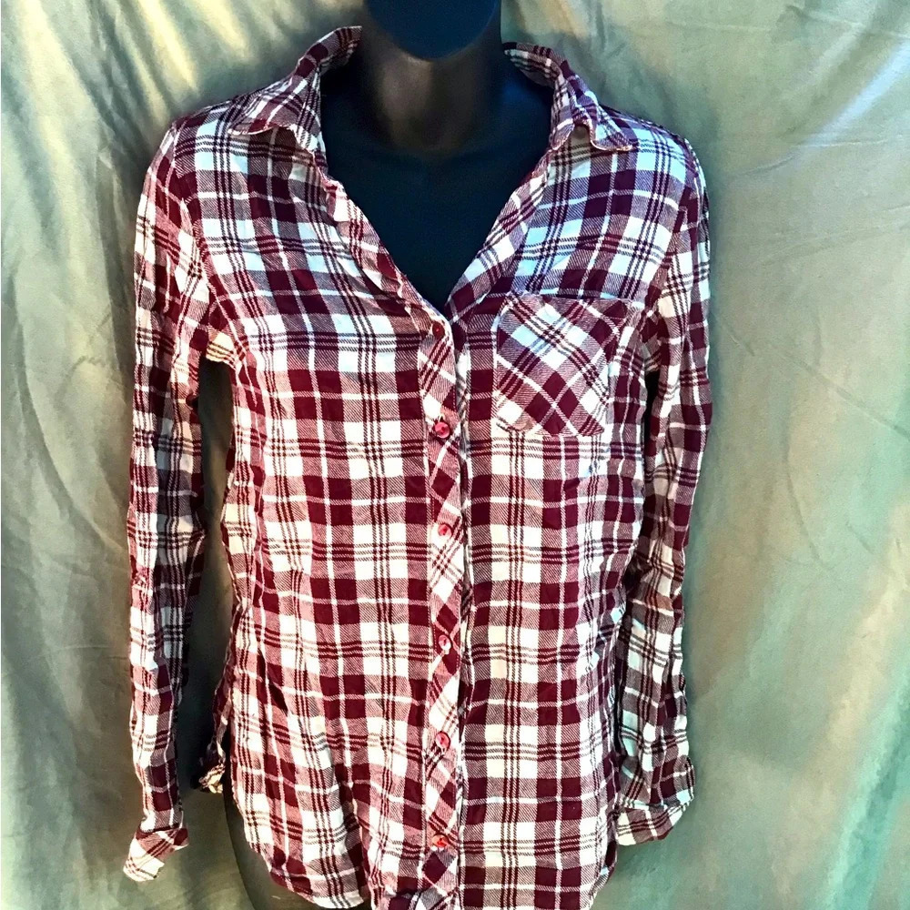 Charlotte Russe top size small ( Bag F )